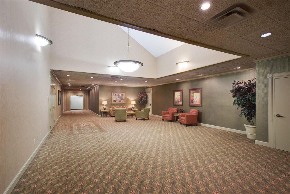 Holiday Inn Coralville - Iowa City By Ihg Beltér fotó